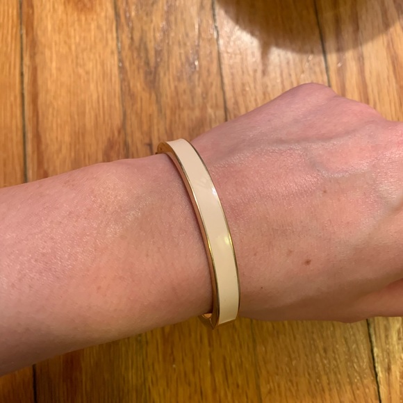 Kate Spade, Idiom Pink Bracelet with Box. - Picture 6 of 7